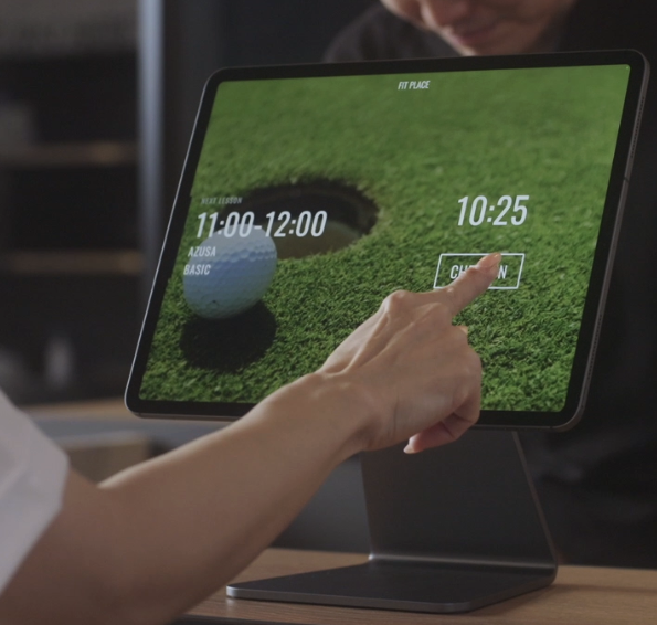 ［CHECK IN］をタップ